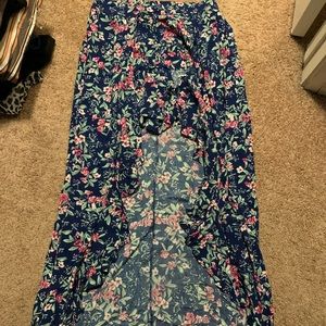 Shorts with floral train